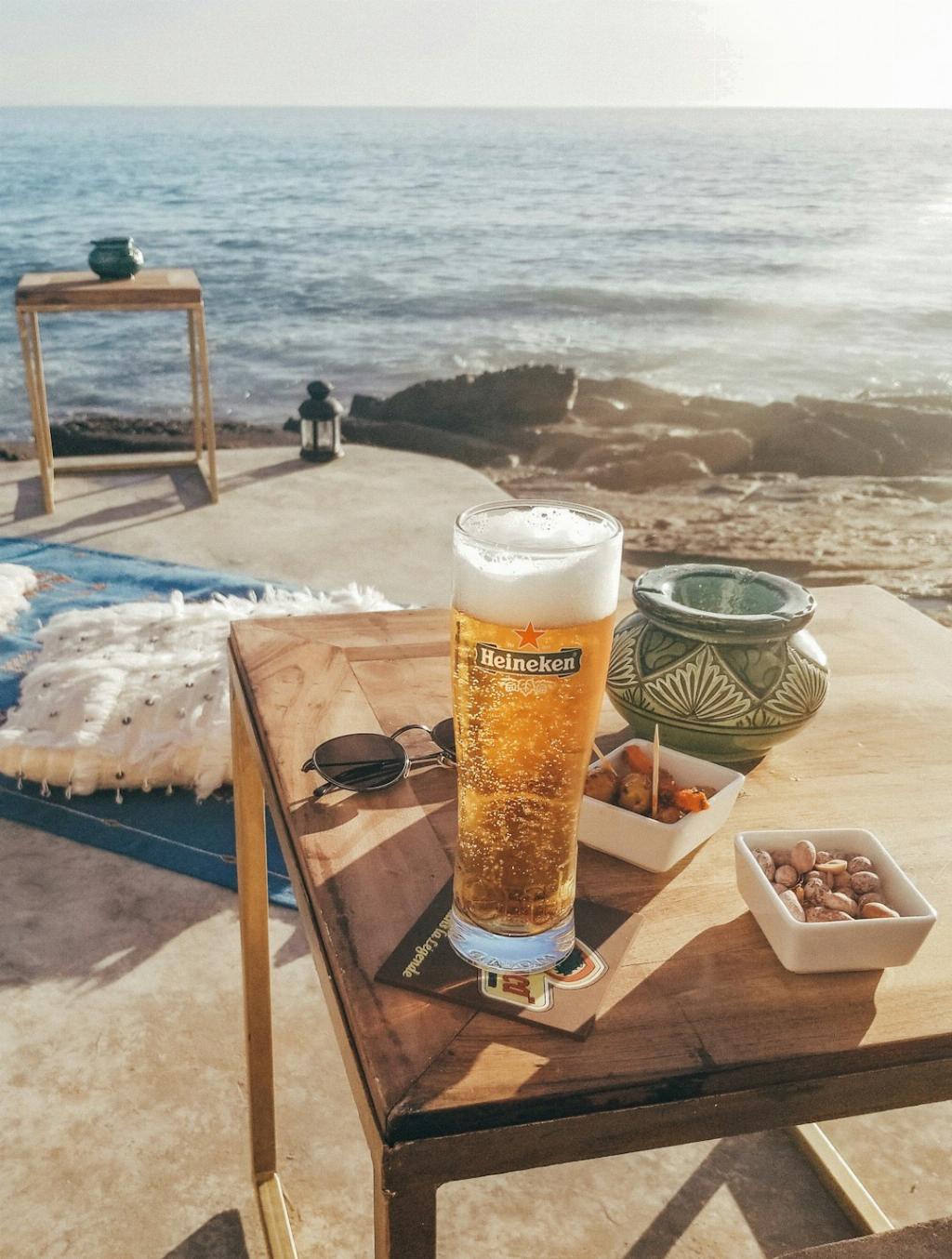 What Is The Difference Between A Tavern And An Ale House?