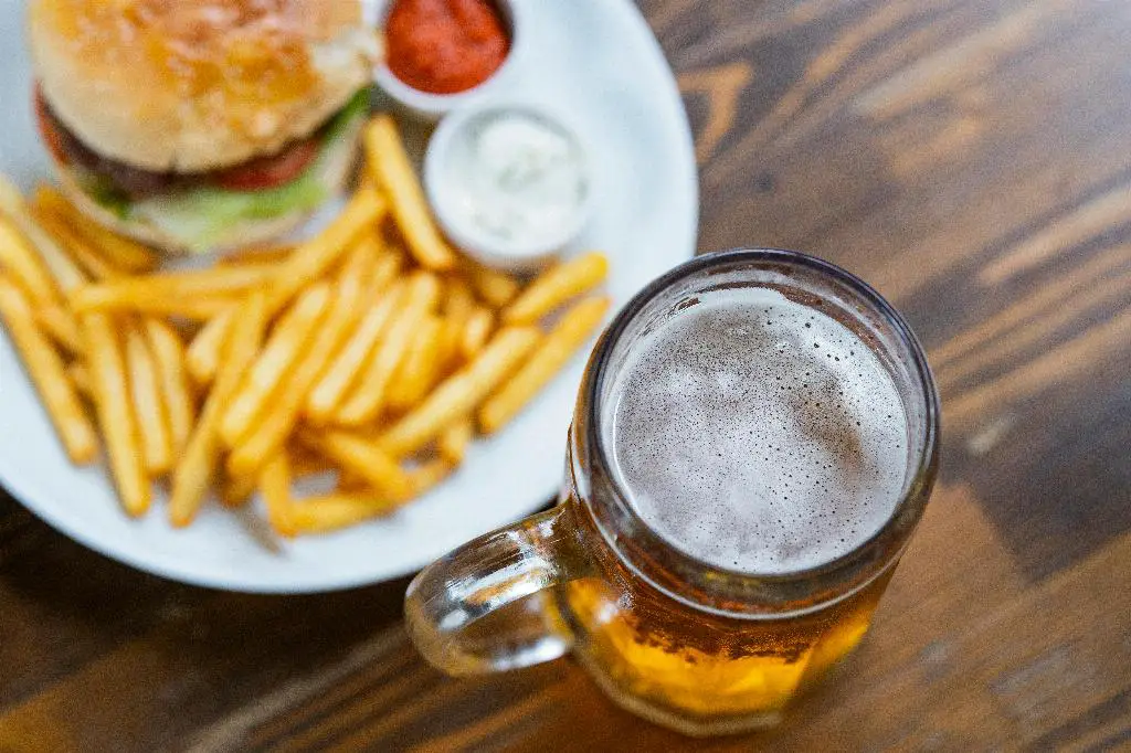 How Many Calories In A 16 Oz Can Of Yuengling Lager?