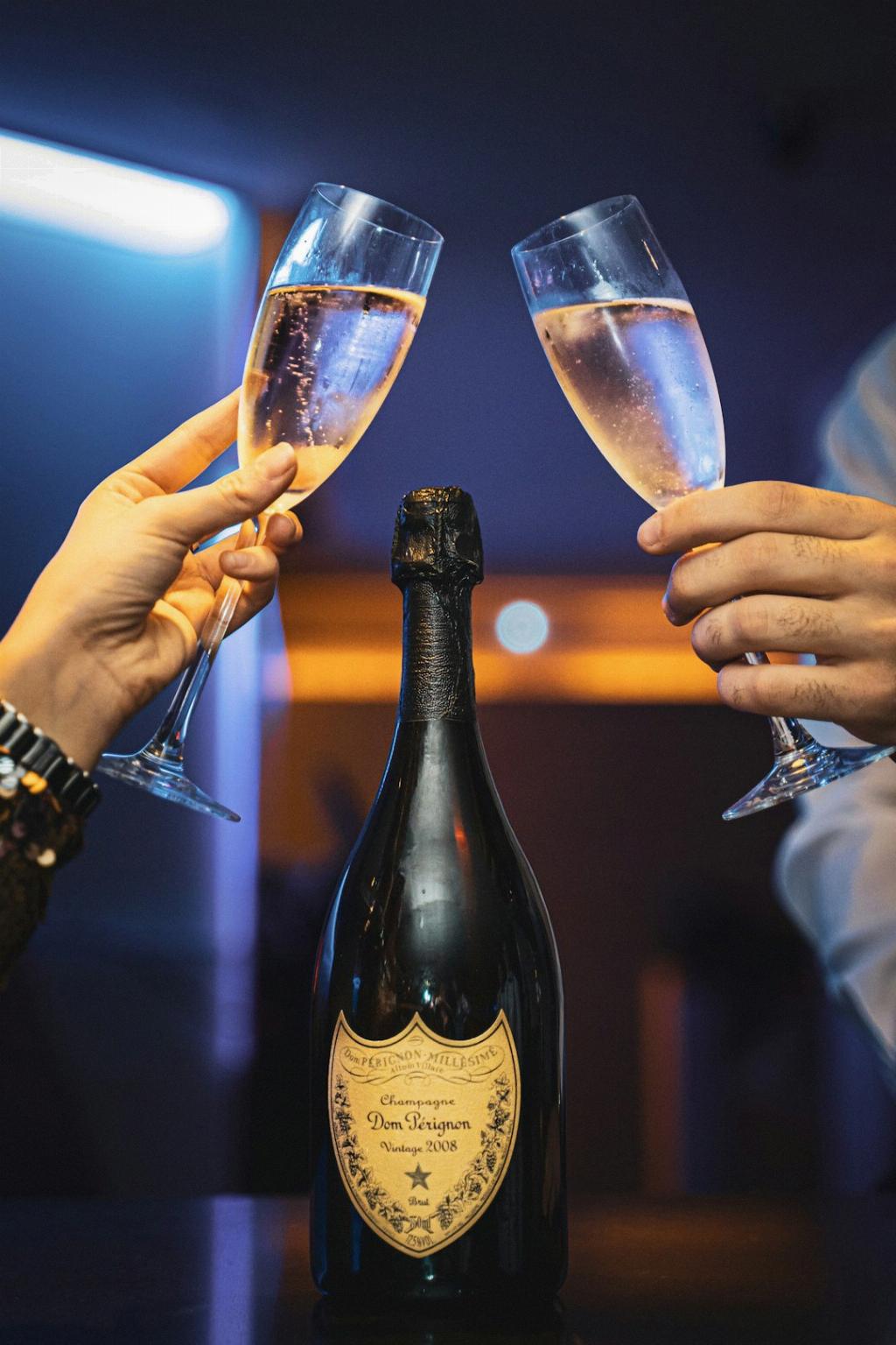 What Is The Difference Between Prosecco And Champagne Glasses?