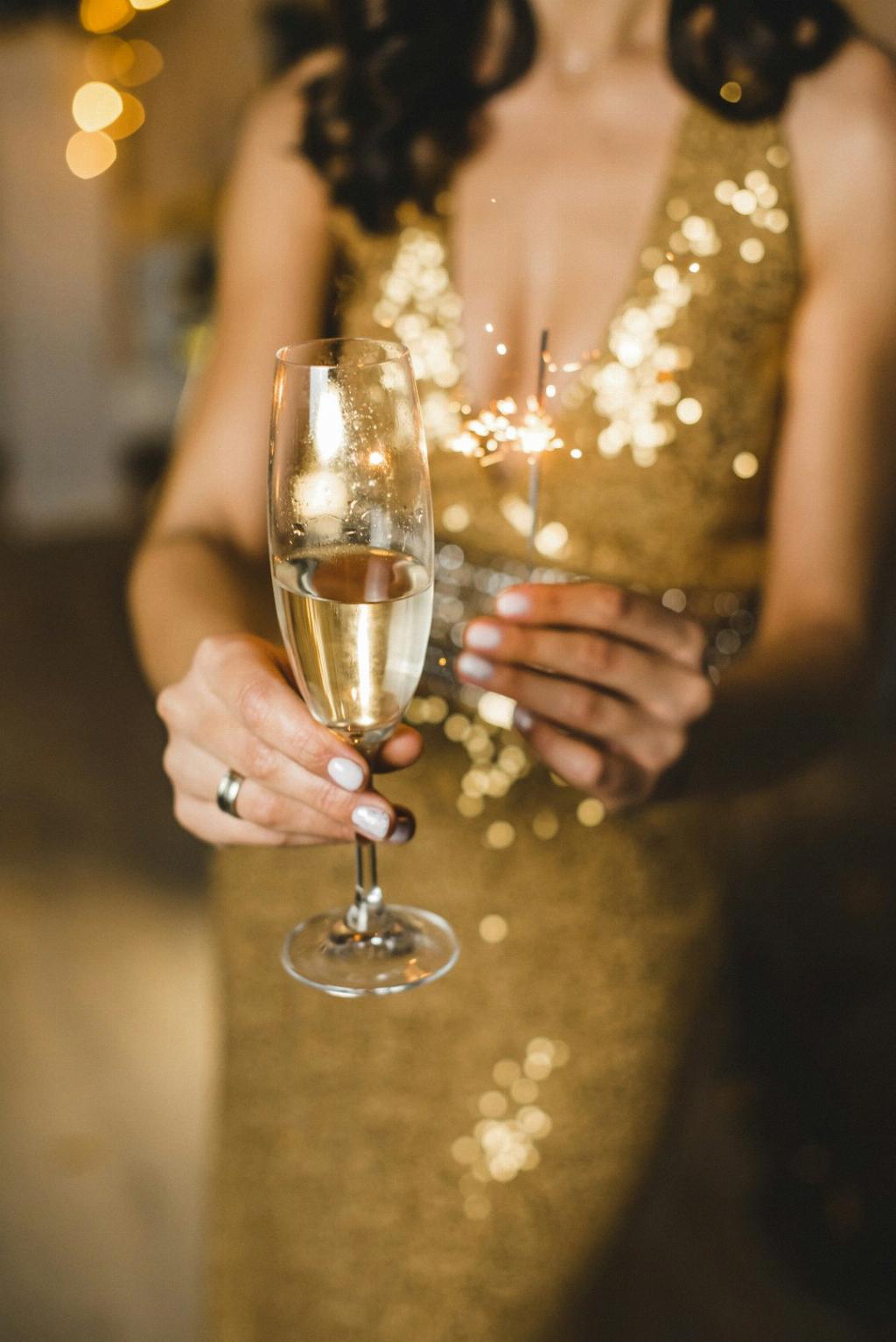 What Are The Dimensions Of A Champagne Bottle?