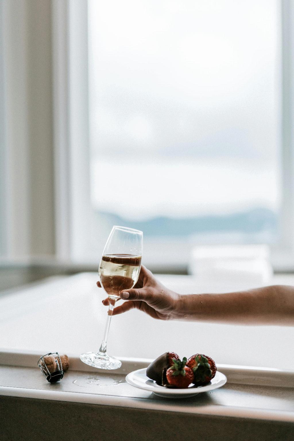 Can You Drink White Wine In A Red Wine Glass? [2024]