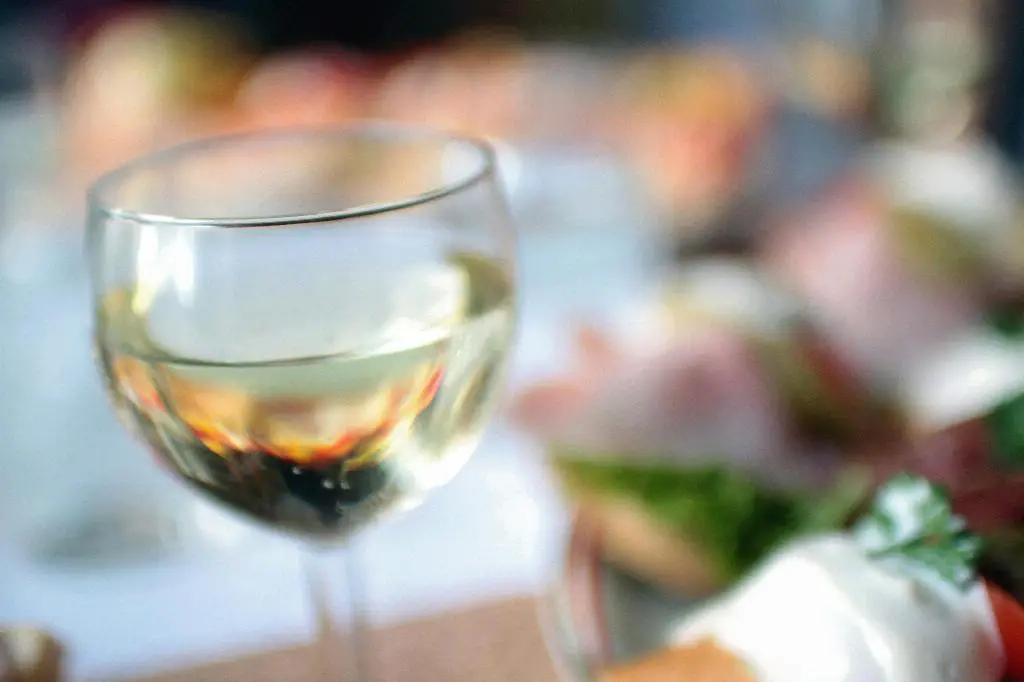 What Is The Difference Between Fine Wine And Very Fine Wine Weigela?