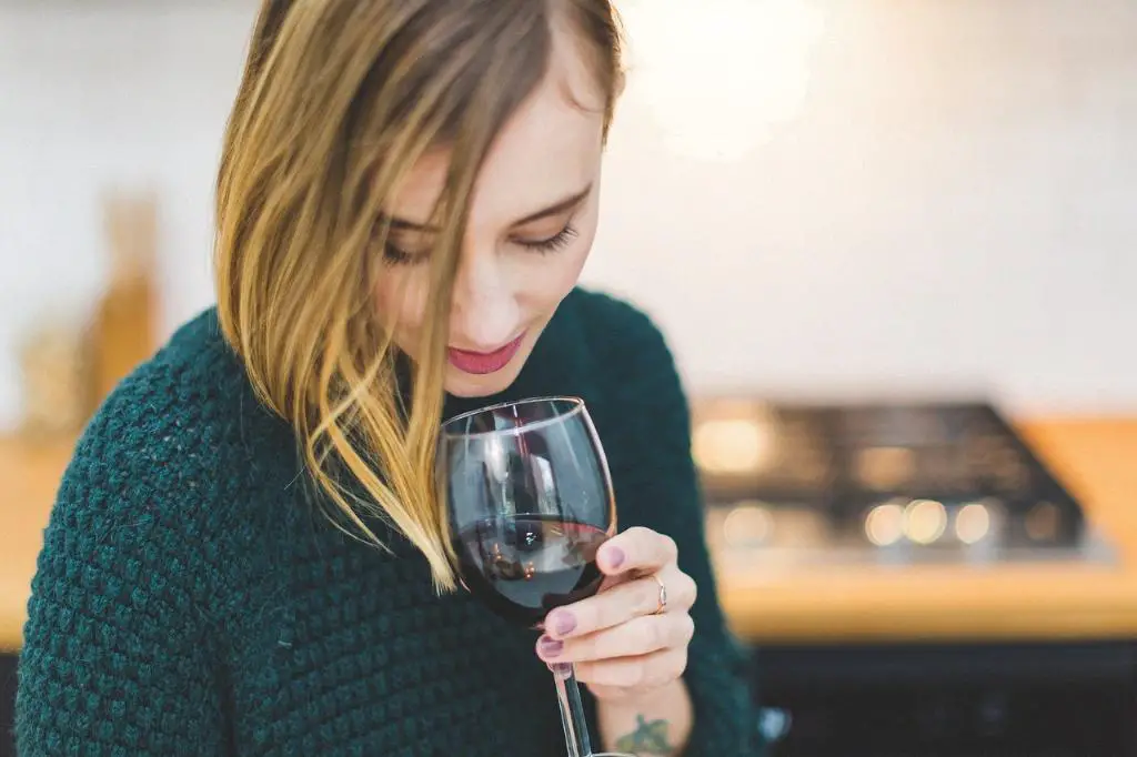 How Many Calories In A Bottle Of Dry White Wine 750ml?