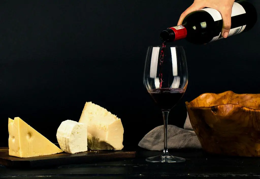 Do Italians Put Red Wine In Pasta Sauce?